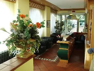 利都国际酒店 4* 代森扎诺-德尔加达